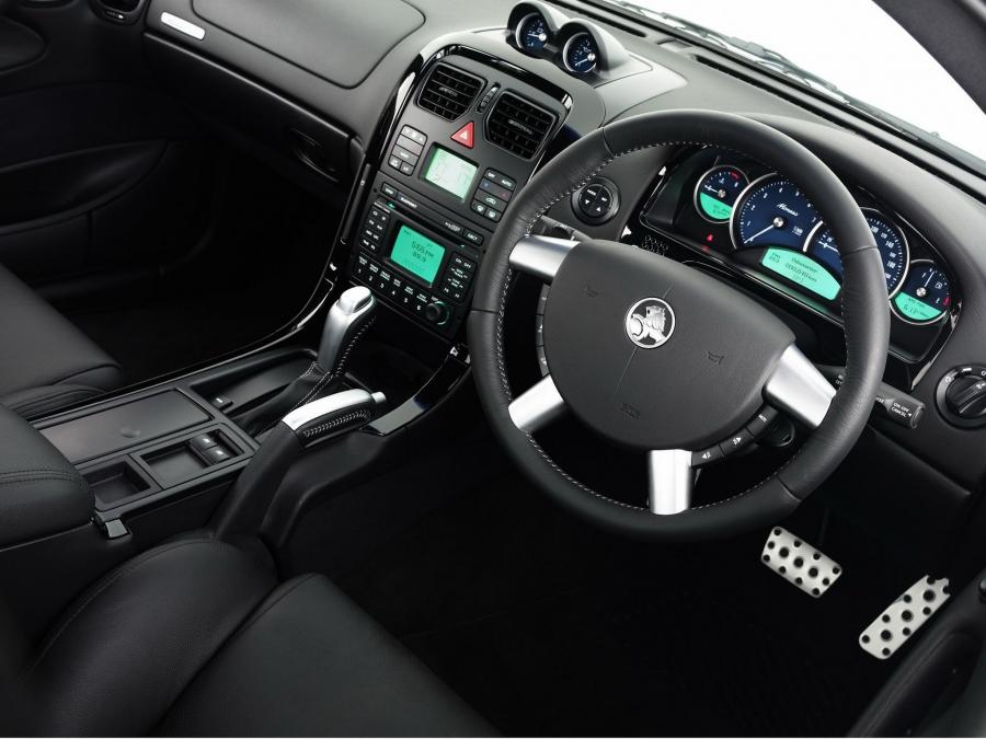Интерьер Holden Monaro (V2) 2001 года  (фото 13 из 16)